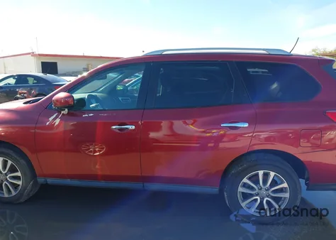 2016 Nissan Pathfinder Platinum/S/Sl/Sv z USA, uszkodzony, nr VIN 5N1AR2MN5GC612419